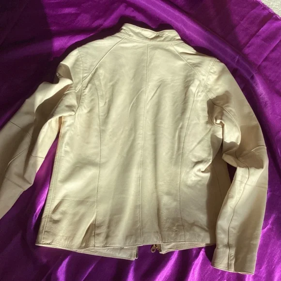 Wilsons Leather Jacket - Picture 2 of 8